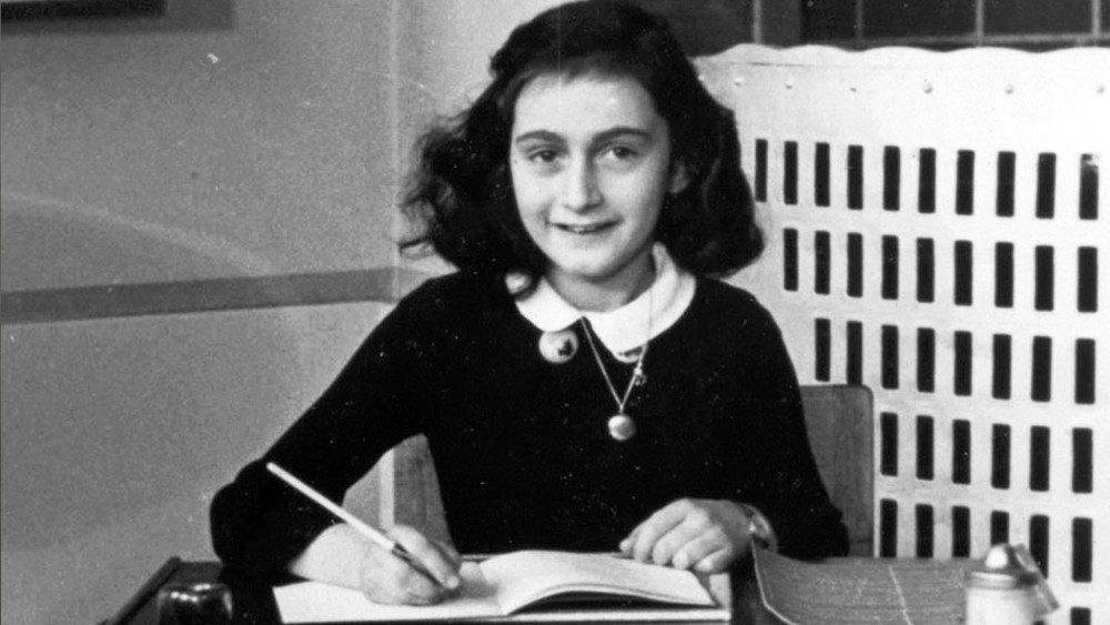 Una foto di Anne Frank all’ultimo anno della scuola elementare, 1940