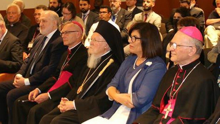 Partecipanti all'evento, tra cui Margaret Karram, presidente dei Focolari