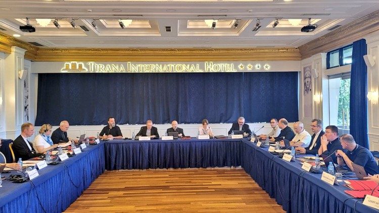 Encontro dos porta-vozes dos episcopados europeus em Tirana