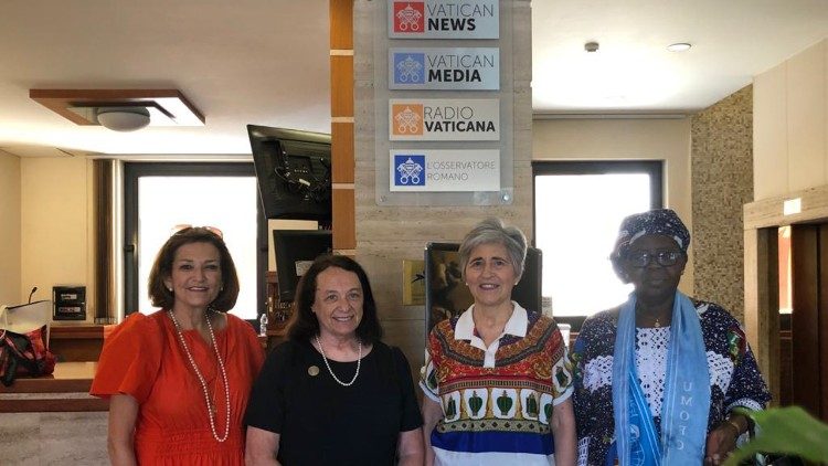 Maria Lia Zervinová, třetí zleva