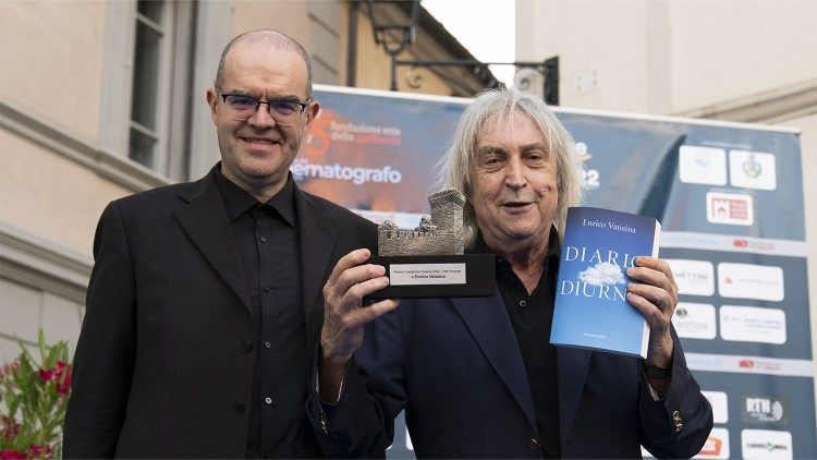 Monsignor Davide Milani, presidente FEdS (a sinistra) con il regista e scrittore Enrico Vanzina (foto.Karen Di Paola).jpg