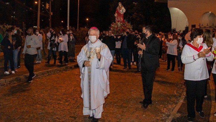 Dom Vilar - Caminhada Eucarística pela paz