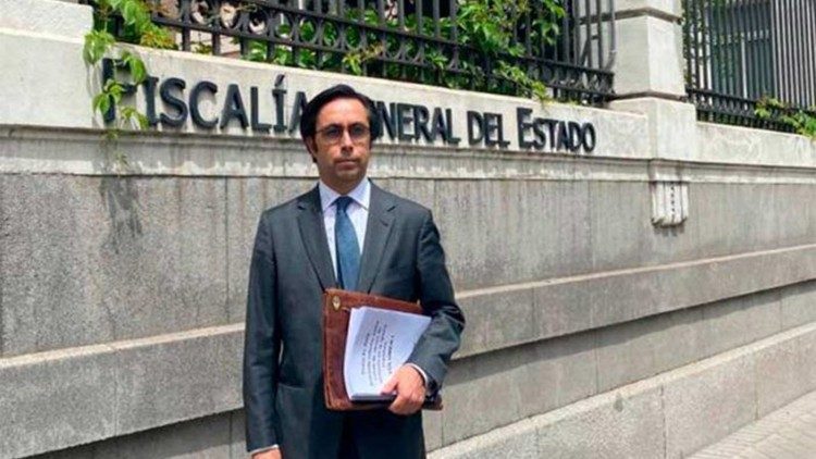 La Conferencia Episcopal Española entregó hoy ante la Fiscalía un segundo informe sobre abusos contra menores