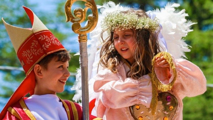 Bambini figuranti sui Misteri a Campobasso