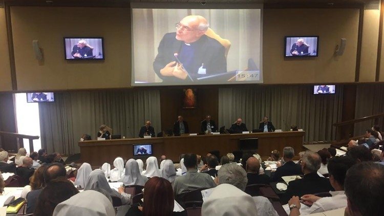 Un momento dell'incontro in Vaticano