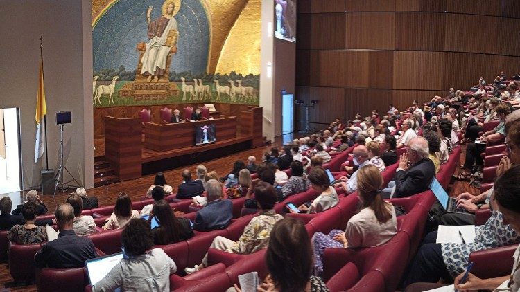 Un momento del congreso en la Pontificia Universidad Lateranense