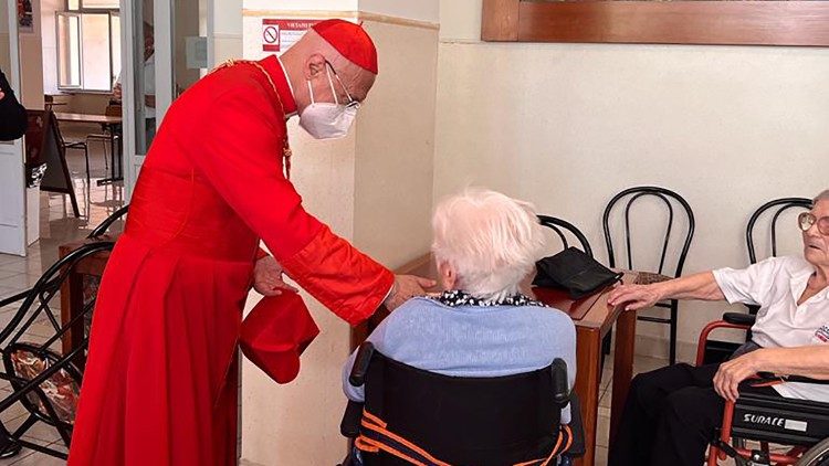  Il cardinale Angelo Bagnasco visita il piccolo Cottolengo di Sanremo