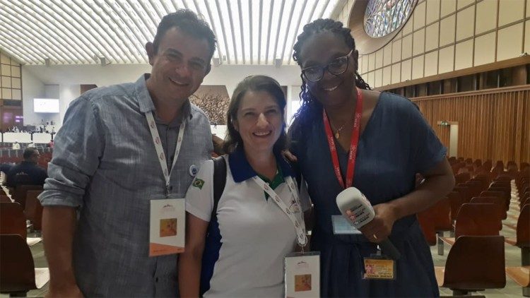 Alisson e Solange Schila após entrevista ao Vatican News