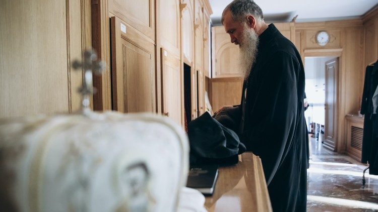 Владика Венедикт в захристії собору Святої Софії в Римі