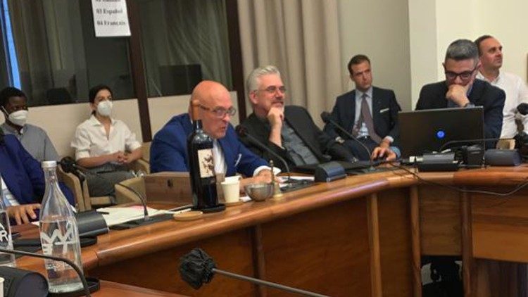 Alcuni relatori al convegno. Al centro Loris Basso e, alla sua sinistra, padre Baggio