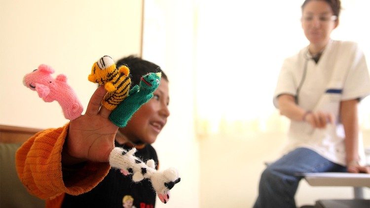 I titeres, i piccoli pupazzi che hanno dato il nome a due campagne dell'Associazione Apurimac