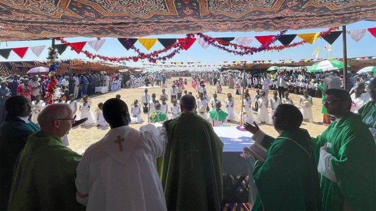 Mass at the displaced persons' camp in Bentiu