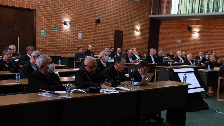 "Exhortamos a todos los colombianos a continuar los esfuerzos en el trabajo por el bien común recordando que, para lograrlo, el papa Francisco nos ha invitado a ser “artesanos de paz” (Cf. Fratelli Tutti, 225), escriben los obispos colombianos en su mensaje conclusivo.