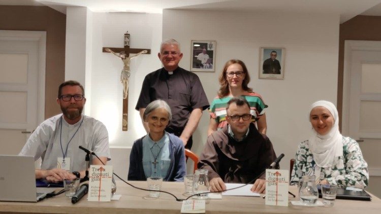 Il tavolo dei relatori alla presentazione del libro di Benoisty de Sinety