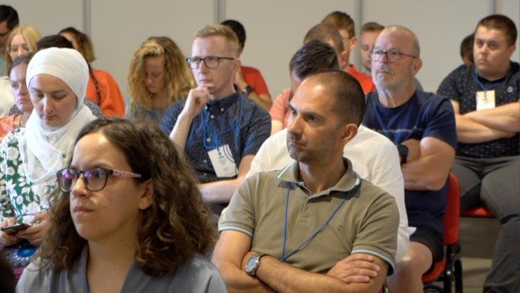 Studenti e ospiti alla prima lezione della teologa Heimbach-Steins