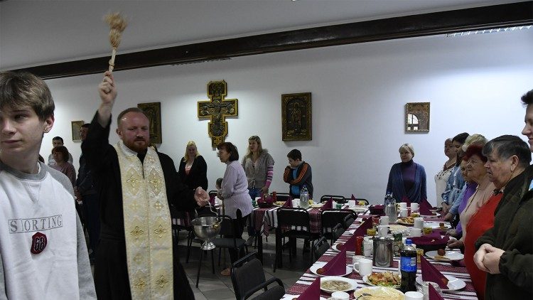 Ukraińscy bazylianie pomagają przesiedleńcom