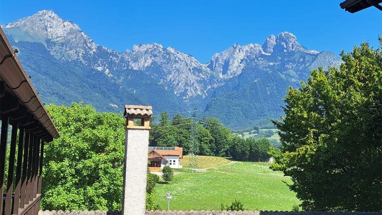 As Dolomitas abraçam o Centro João Paulo I