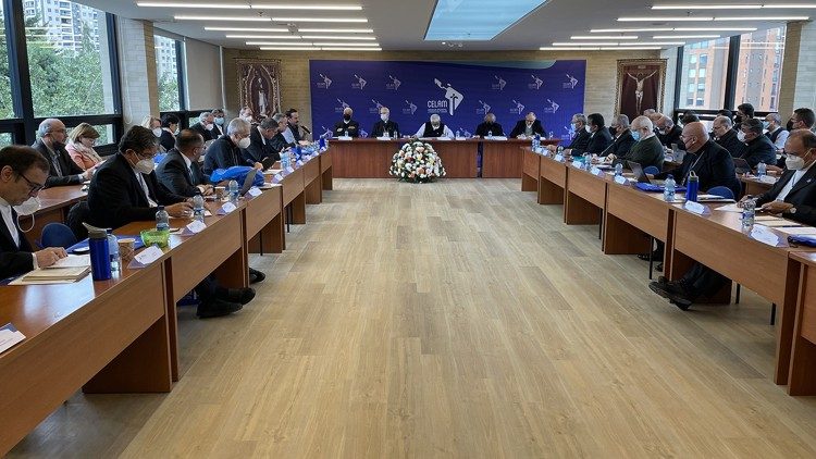 Los obispos del CELAM reunidos en su Asamblea General Extraordinaria