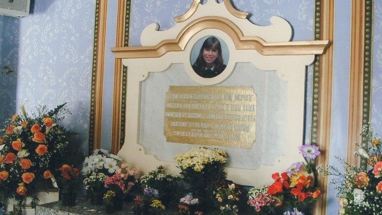 Túmulo da Serva de Deus Isabel Cristina