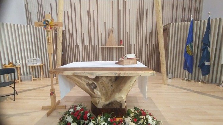 A Igreja do Sagrado Coração dos Primeiros Povos foi restaurada para refletir a cultura indígena