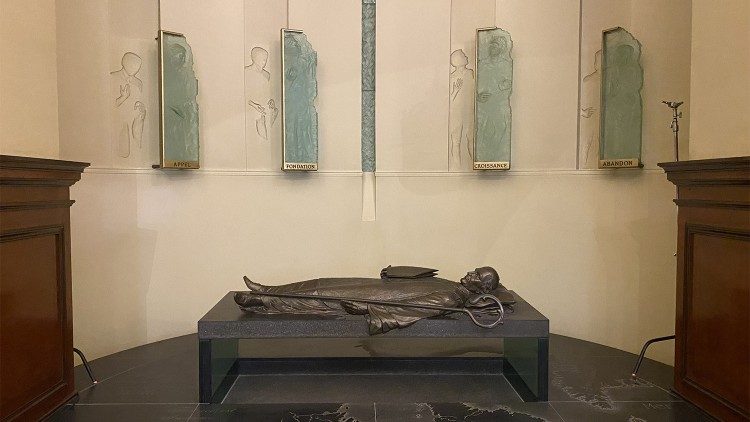 Interior da Catedral de Quebec - Túmulo de São Francisco de Laval