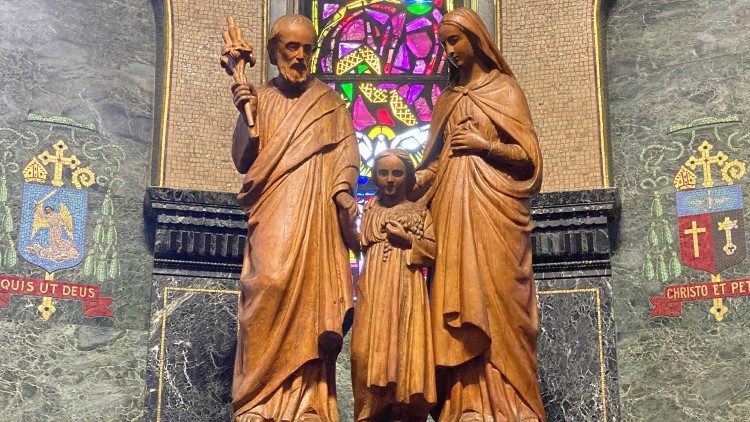 Santuário de Santa Ana - imagem de Santa Ana, São Joaquim e Nossa Senhora menina