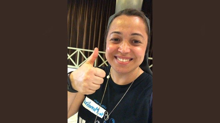 Irmã Monaliza na Sala Paulo VI um dos espaços de jogos da Colônia de Férias