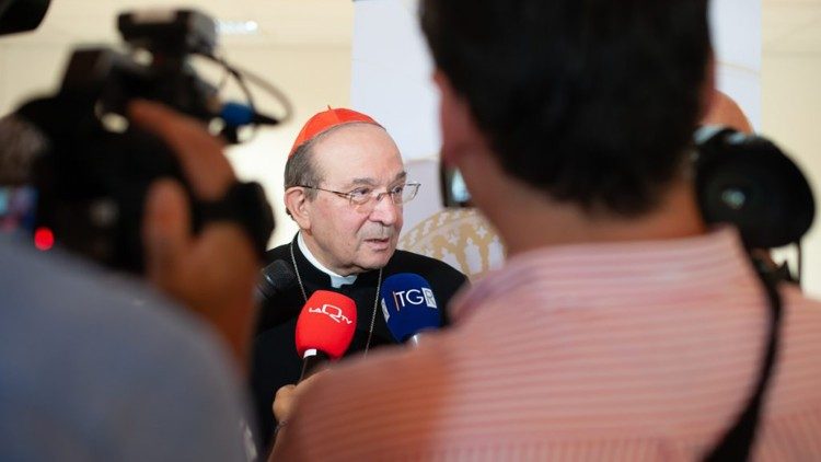 El Cardenal Giuseppe Petrocchi Arzobispo de L'Aquila