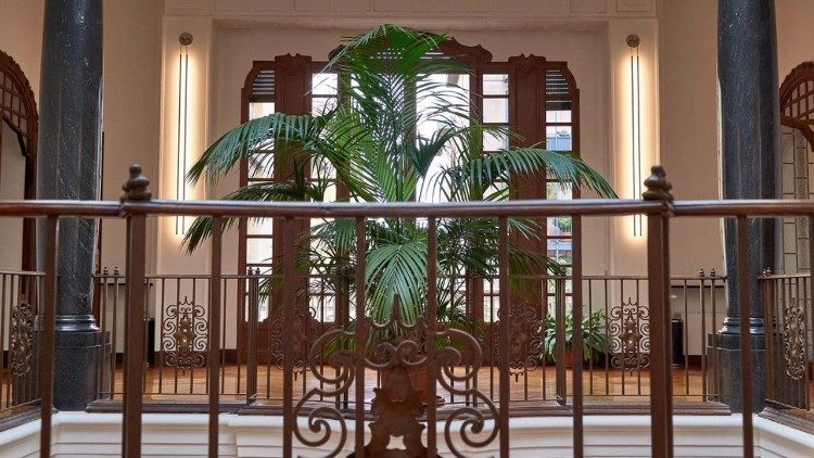 L'interno della sede dell'Istituto Giuseppe Toniolo a Milano