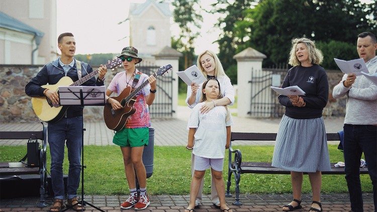 „Namų Bažnyčios“ rekolekcijos. (Roberto Dakševičiaus nuotrauka)