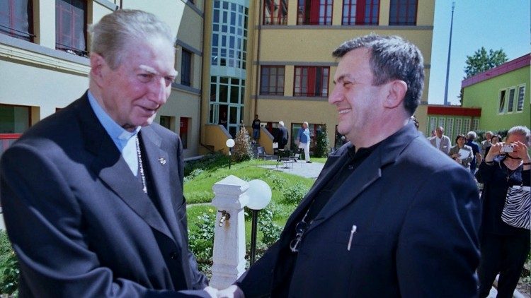 Il cardinale Martini e don Colmegna alla Casa della Carità a Milano