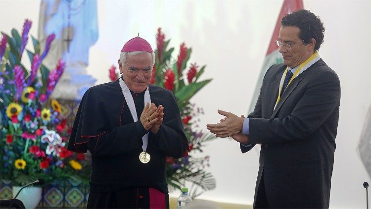 Reconocimiento a Monseñor Nicola Girasoli