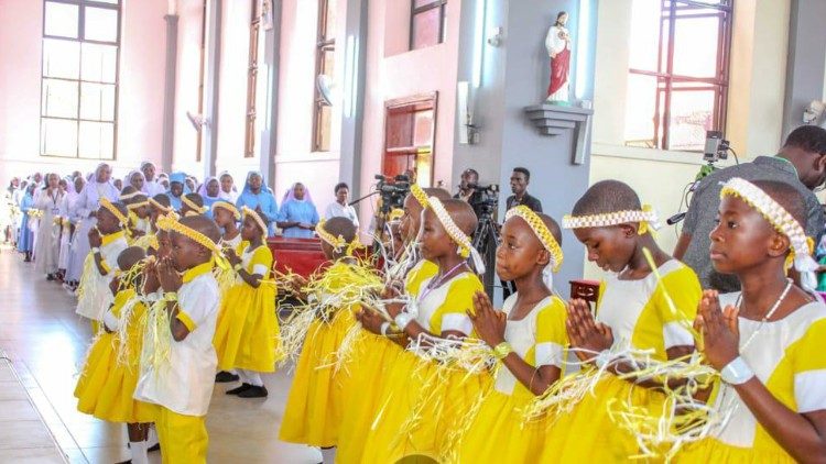 Malezi na makuzi kwa watoto na vijana yapewe msukumo wa pekee.