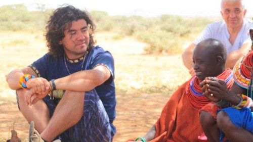 L’Aquila. Sacerdote colombiano: El Papa viene a darnos mucha esperanza