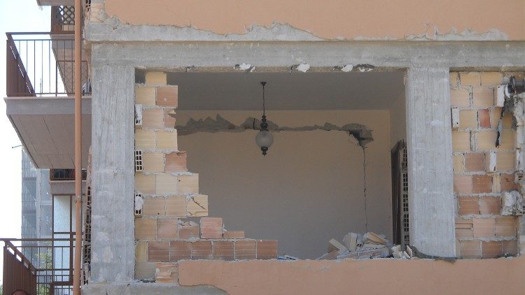 L´Aquila nach dem verheerenden Erbeben von 2009