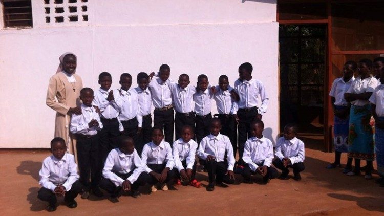 Progetto per bambini delle suore Cappuccine di Madre Rubatto in Africa