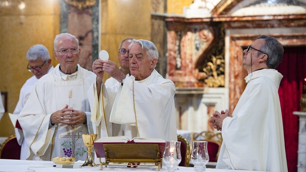 Padre Lombardi presiede la Messa per i suoi 50 anni di sacerdozio 