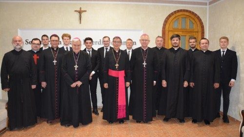 Kazakhstan, il rettore del seminario cattolico: “Con il Papa impulso al dialogo”
