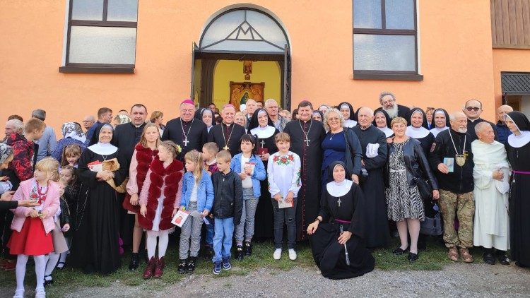 Ukraina: przywracanie pamięci o świętych 