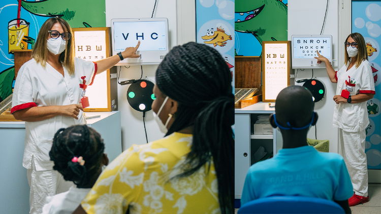 Niños atendidos por el equipo Gemelli-Bambino Gesù