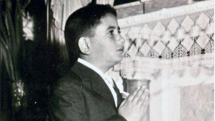 Rosario Livatino il giorno della prima comunione, a Napoli