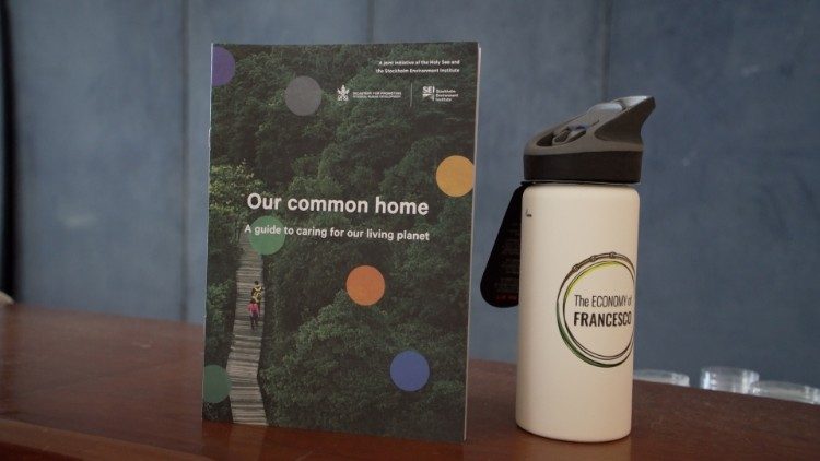 Economia de Francisco: kit sustentável dado aos jovens