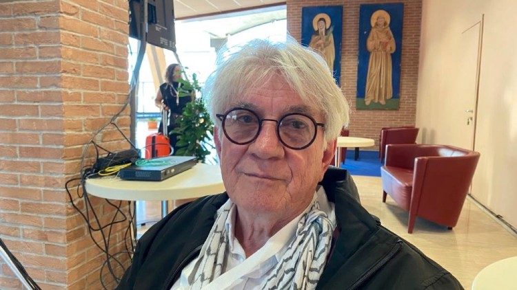 Pe. Vilson Groh levou a experiência com 6 mil adolescentes e jovens à Economia de Francisco