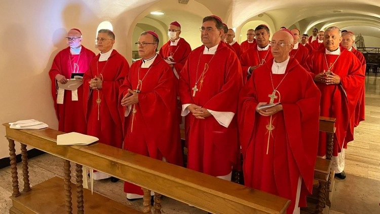 Missa no túmulo de São Pedro 