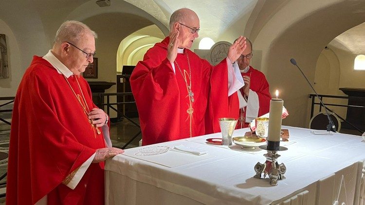 Missa no túmulo de São Pedro 