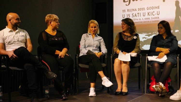 Okrugli stol "Ljudi u pokretu", Tony Toumeh, prvi slijeva