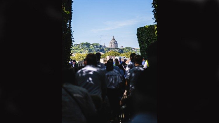 Blick vom Eingang der Villa Malta auf den Petersdom (Foto: Andi Weiland/Malteser)