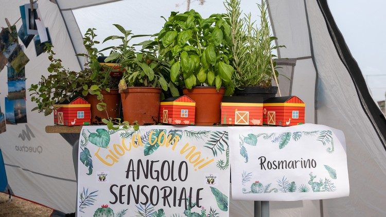 Otro rincón instalado en el “Jardín Laudato si'”