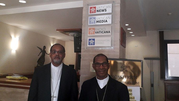 Cardeal Dom Arlindo Furtado (direita) e Dom Ildo Fortes