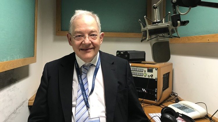 Der BKU-Vorsitzende Ulrich Hemel im Radio-Vatikan-Studio